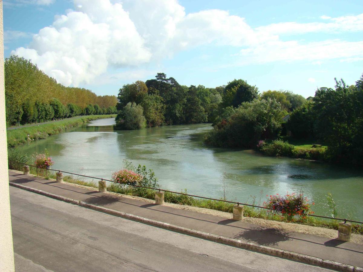 A La Belle Dame Hotel Nogent-sur-Seine Ngoại thất bức ảnh